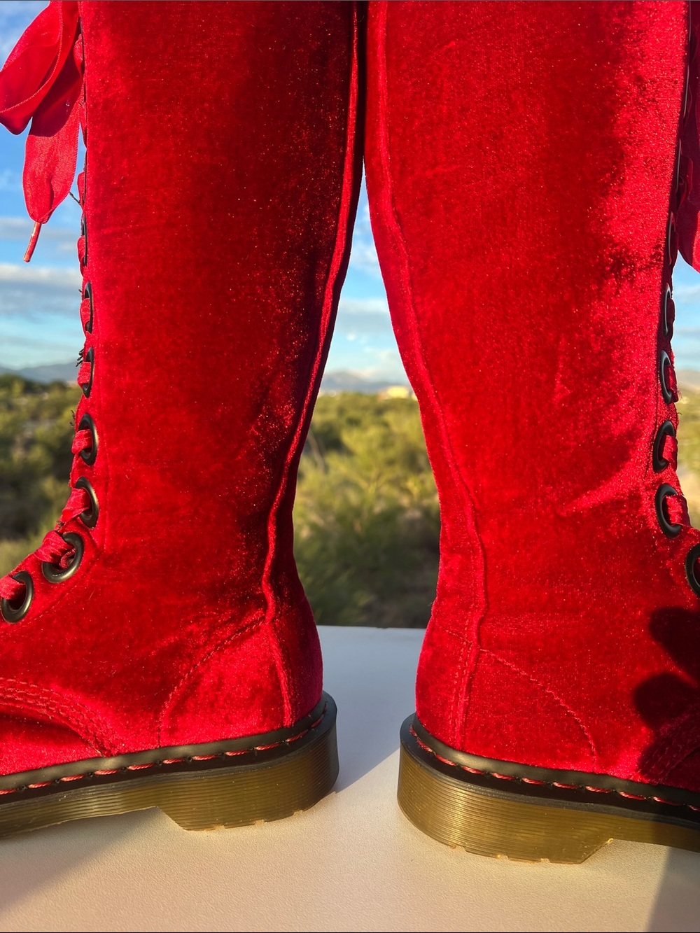 ❤️ Rare EC Dr. Martens Red Velvet 20 Eye Lace Up Knee High Boots ❤️ - Picture 11 of 15